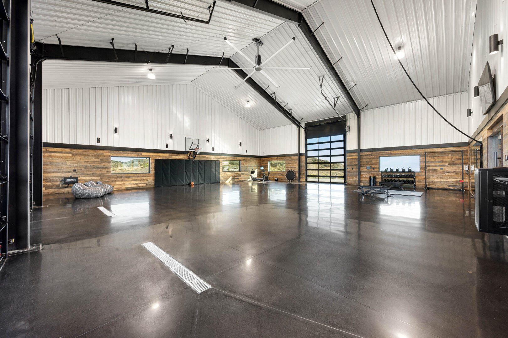 Garage southwest corner