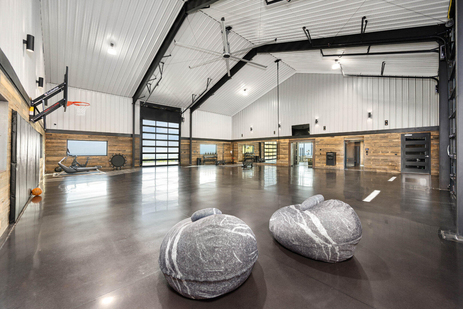 Garage northwest corner